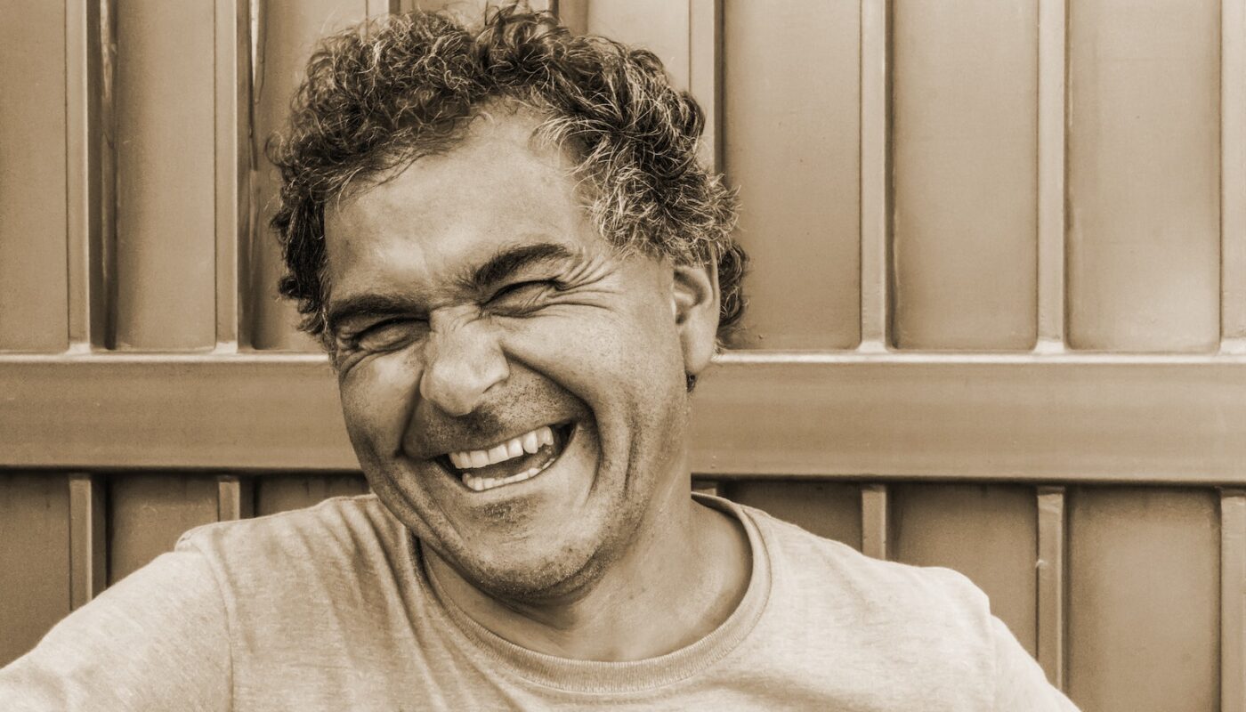 Grinende mand - humor er sundt