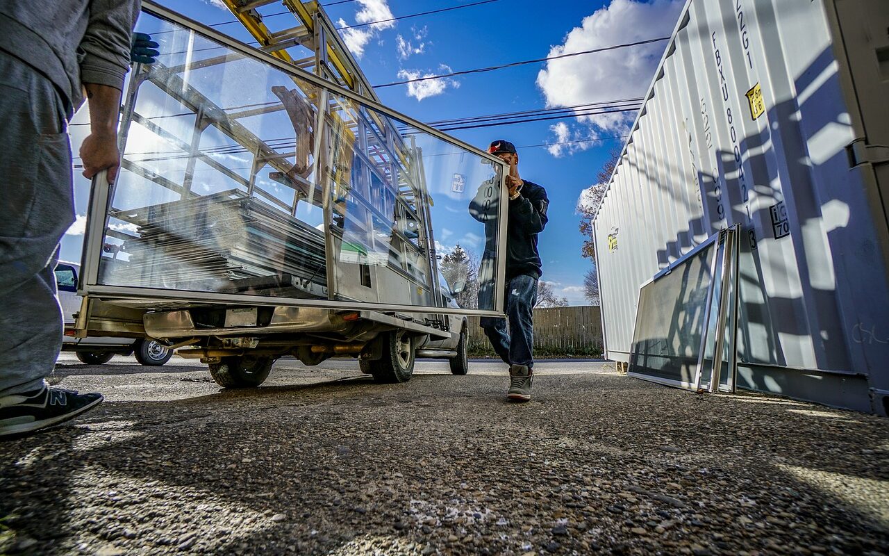 glass work, workers, carrying glass